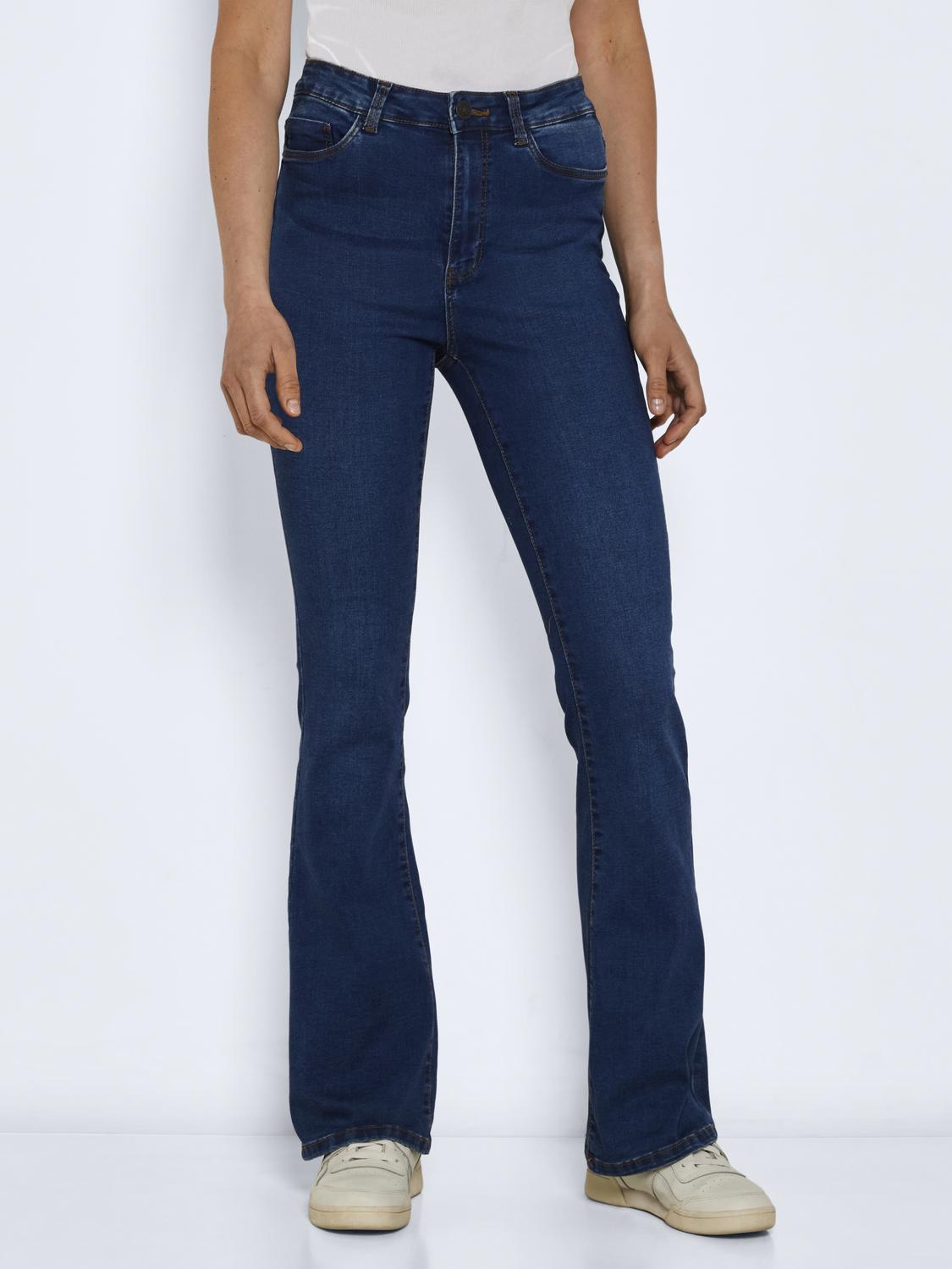 model_shot-front